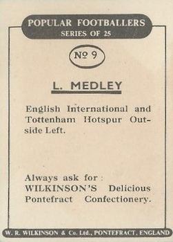 1952 W.R. Wilkinson Popular Footballers #9 Les Medley Back