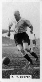 1934 J. A. Pattreiouex Footballers in Action #11 Tom Cooper Front
