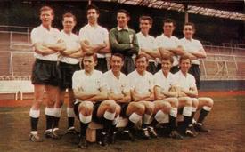 1963-64 D.C. Thomson / The Hornet International Cup Teams #NNO Tottenham Hotspur F.C. Front