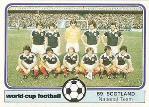 1982 Monty Gum World Cup Football #69 Scotland Team Group Front