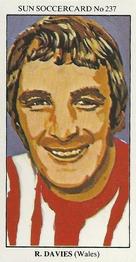 1978-79 The Sun Soccercards #237 Ron Davies Front