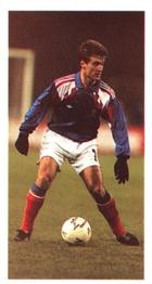 1993-94 Barratt World Beaters #28 Didier Deschamps Front