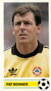 1990 Gateaux Irish World Cup Squad #1 Pat Bonner Front