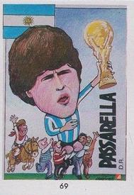 1990 Pronostocos Los Grandes del Futbol Mundial (1930-1990) #69 Daniel Passarella Front