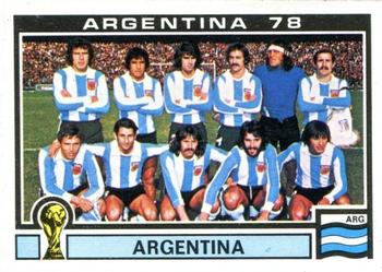1978 Panini FIFA World Cup Argentina Stickers #44 Argentina Team Photo Front