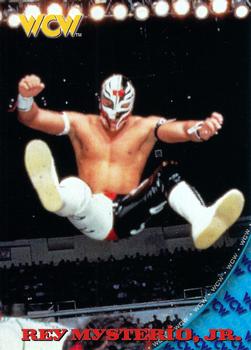 1998 Topps WCW/nWo #32 Rey Mysterio Front